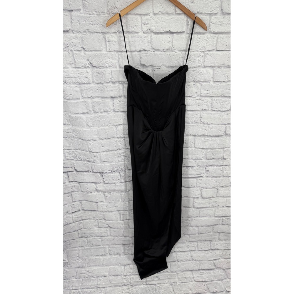 Gianni Bini Daphne Satin Ruched S
Strapless Asymmetrical Hem Sheath Dress Size 6 - Picture 3 of 14